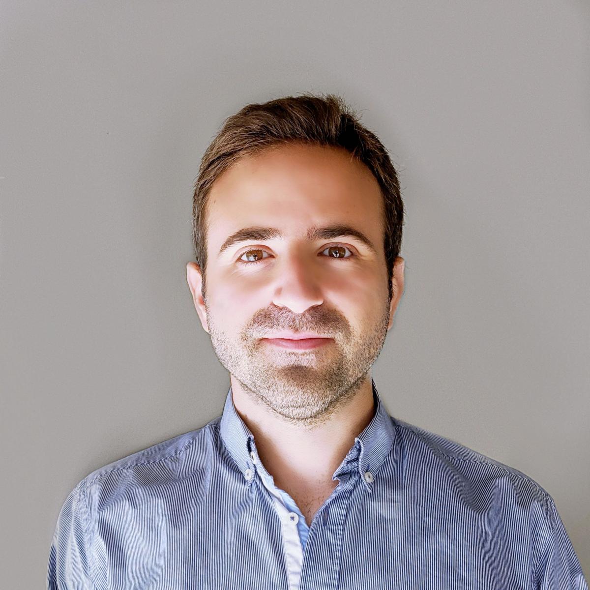 Professor Adrián Lozano-Duran